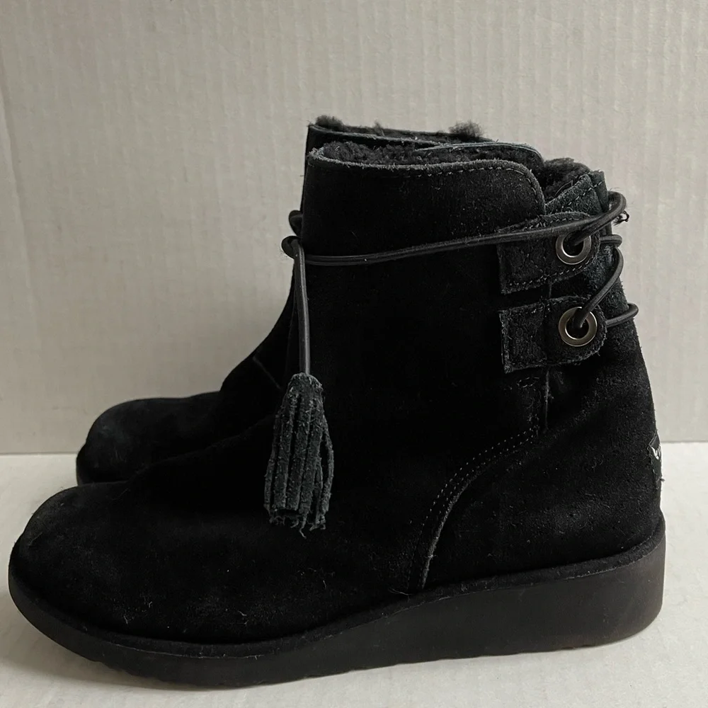 Koolaburra by UGG Lomia short black boot